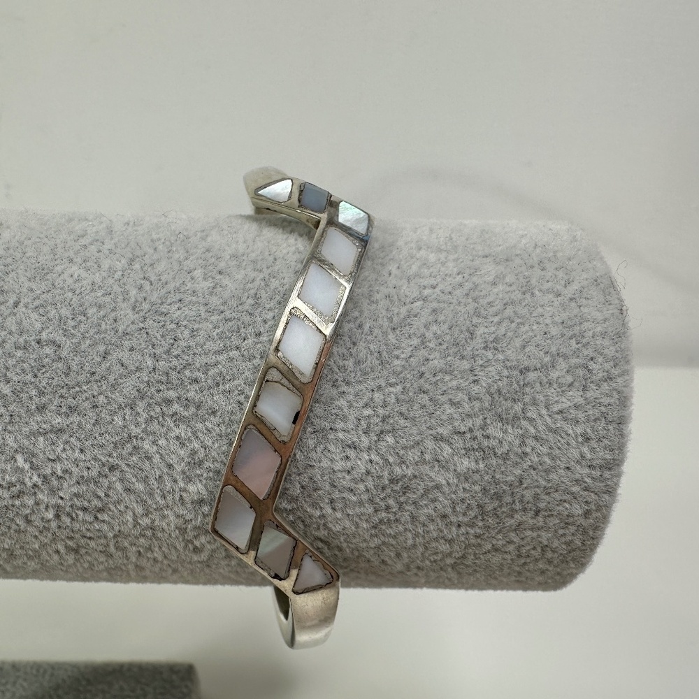 Navajo Flush Mount Mother of Pearl Sterling Silver Cuff Bracelet
